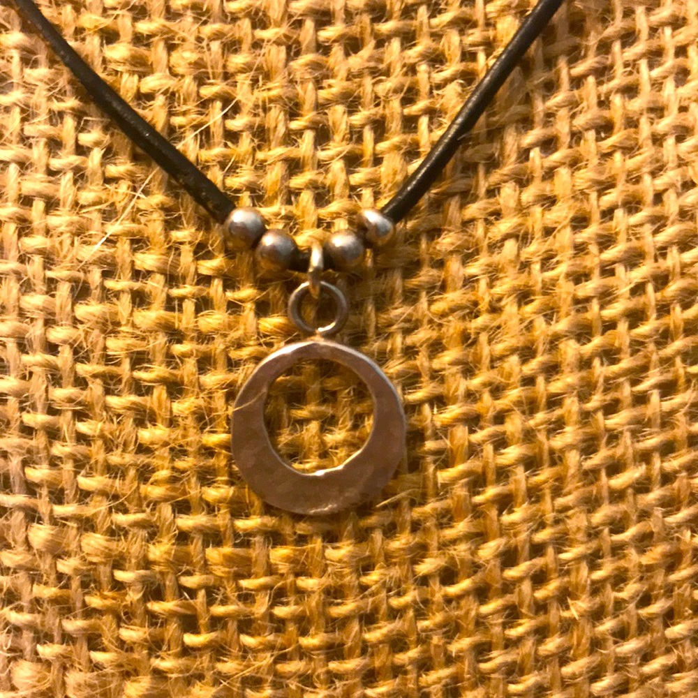 Silpada N1687 Black Leather Sterling Silver Small Hammered Circle Necklace 15”.